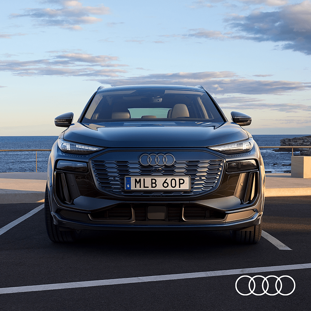 grå blå audi q6 e-tron