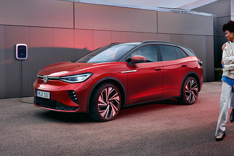 Röd Volkswagen ID.4 GTX